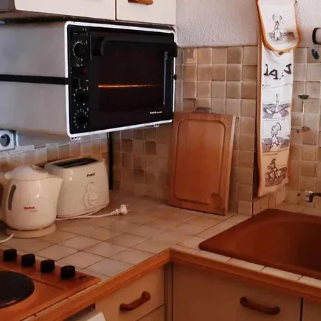 2 Pieces Au Lavandou Avec Parking Proche Plage, Terrasse Vue - Fr-1-251-843 Apartment Le Lavandou