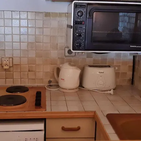 Apartment 2 Pieces Au Lavandou Avec Parking Proche Plage, Terrasse Vue - Fr-1-251-843 Le Lavandou