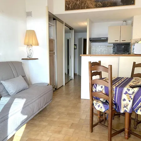 2 Pieces Au Lavandou Avec Parking Proche Plage, Terrasse Vue - Fr-1-251-843 * Le Lavandou