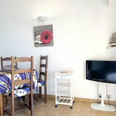 2 Pieces Au Lavandou Avec Parking Proche Plage, Terrasse Vue - Fr-1-251-843 * לה לבאנדו